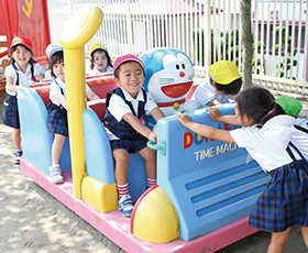 自由遊び ドラえもん遊具